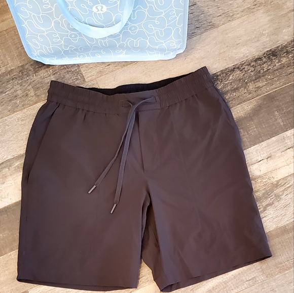 Lululemon Bowline Ripstop Outdoorsy Water Repellant Shorts, 8", Dk Gray Med EUC - Picture 1 of 9